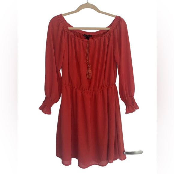 4/20$ Witchy off shoulder keyhole neckline with tie dress Size L w bishop sleeve - Picture 1 of 3